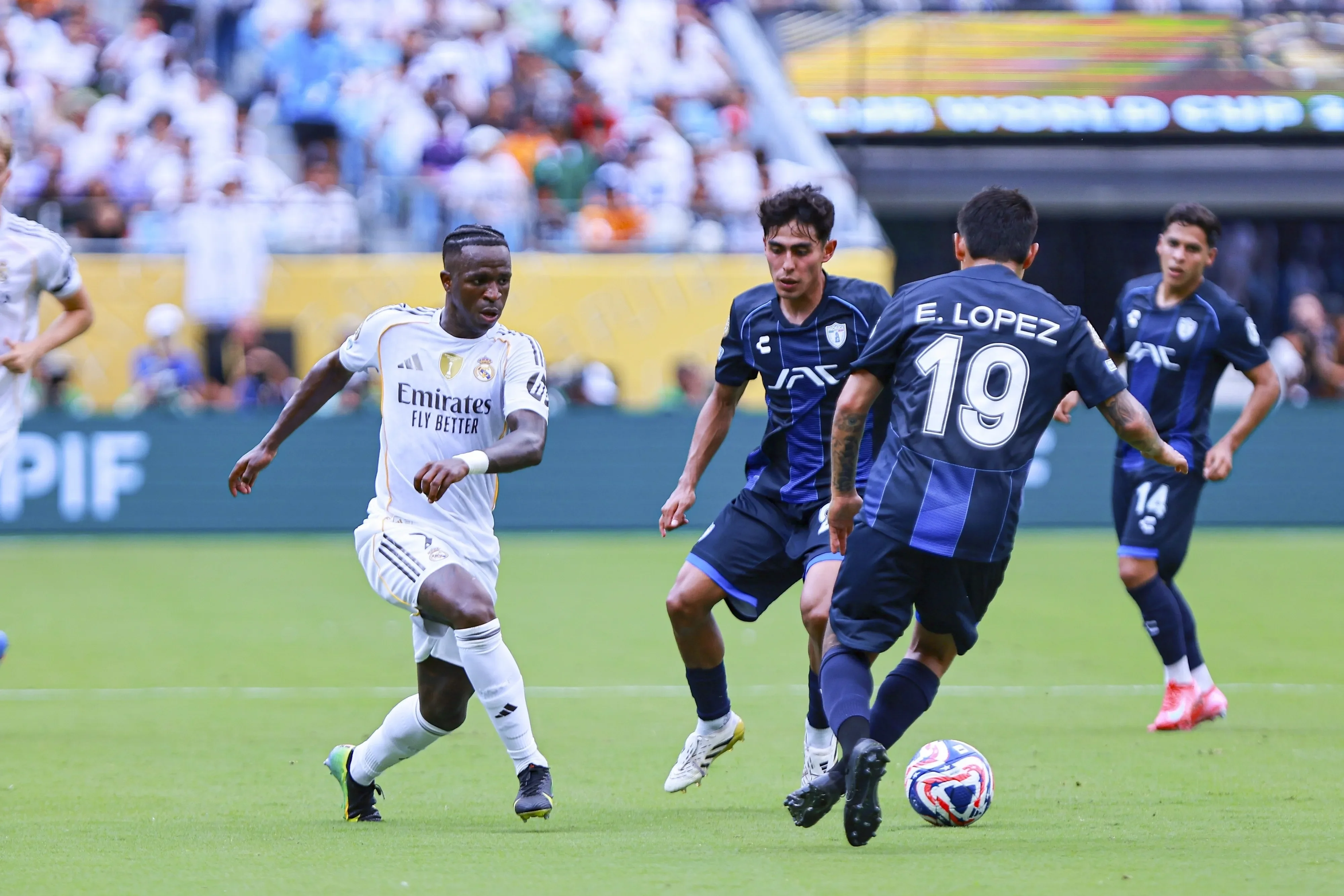 Por ahora, Oviedo no es opción para Montiel