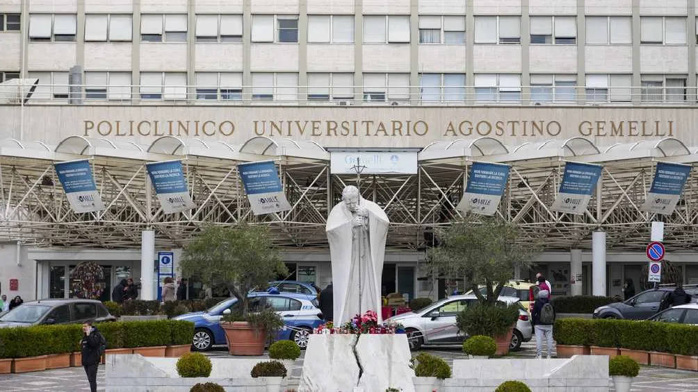 El Sumo Pontífice está internado en Roma desde el pasado 14 de febrero/AP