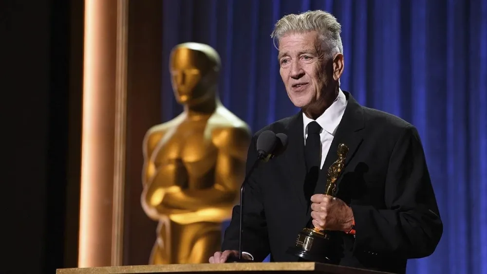 David Lynch recibiendo su Oscar en 2020