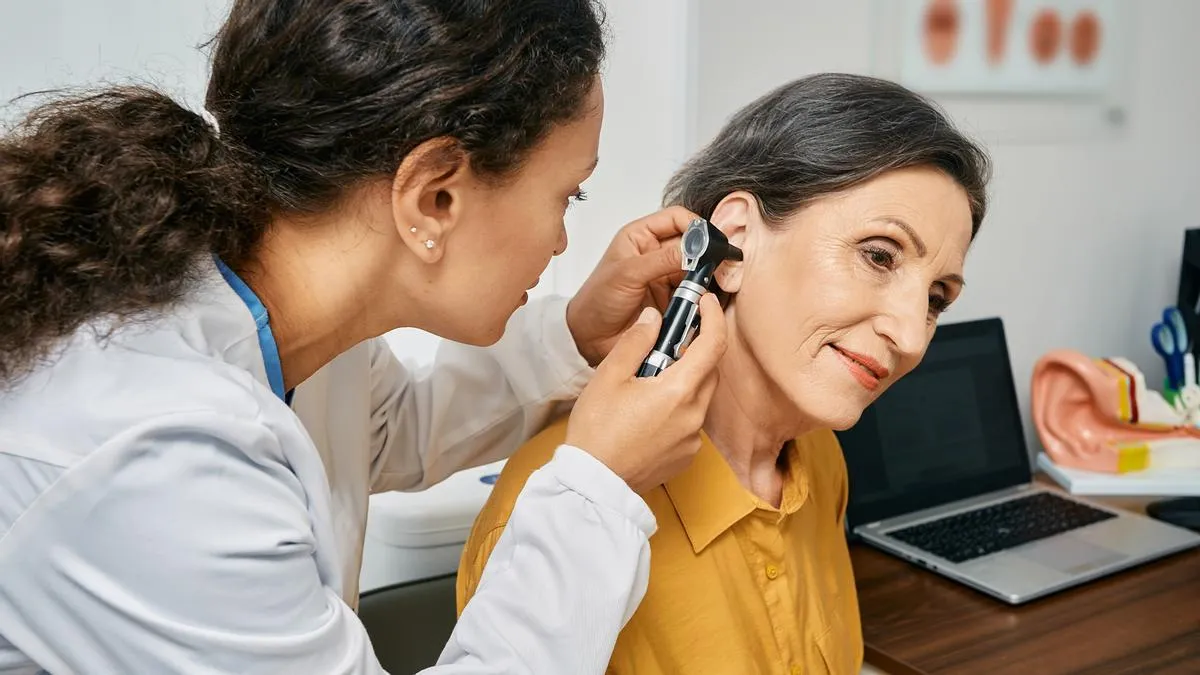 Problemas auditivos en mexicanos / El Diario