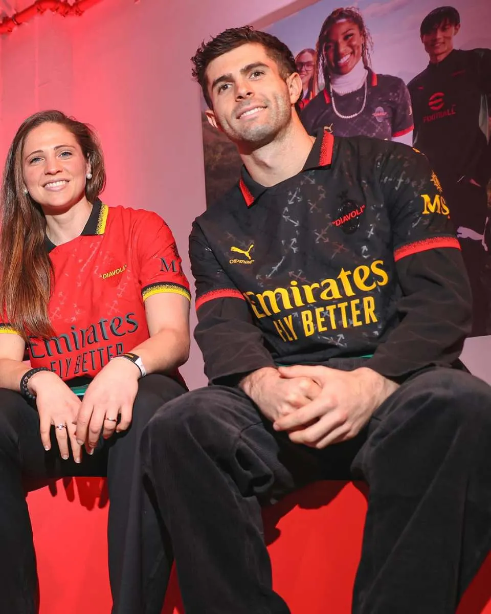 Los Rossoneri presentaron sus nuevos jerseys alternativos