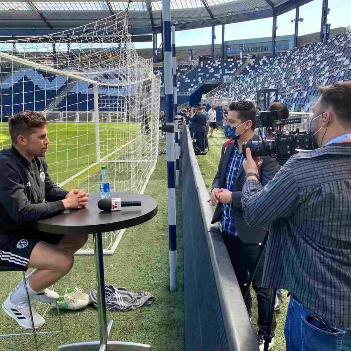Adan cubría todos los deportes en Kansas City