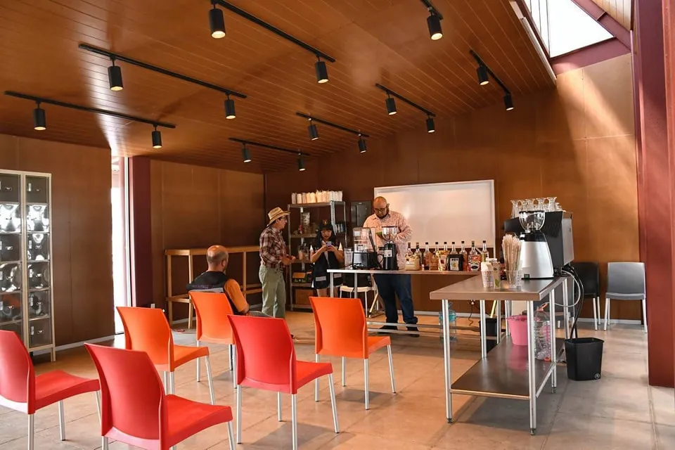 A los jóvenes se les otorgará el apoyo para emprender algún negocio / Redes Sociales