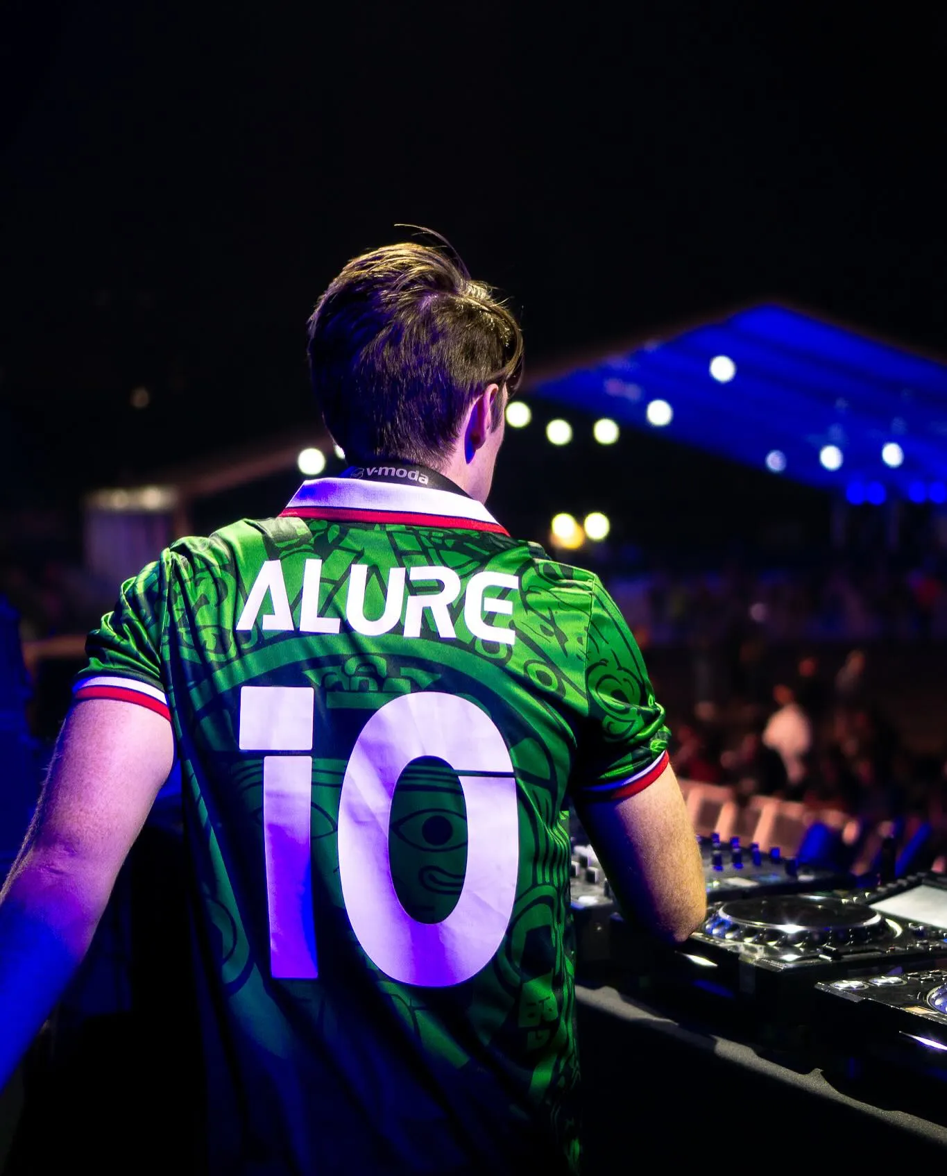 El mexicano se ha estado presentando en varios festivales / FB: @music.alure