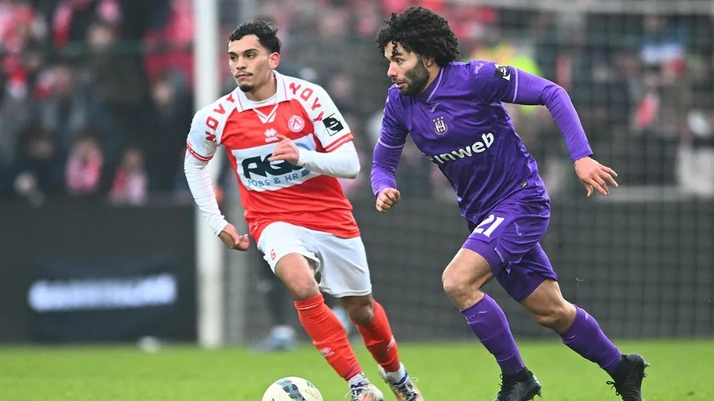 Huerta durante su primer partido con el Anderlecht | rsca.be