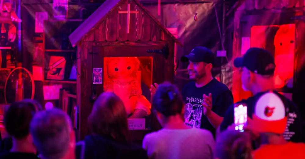 Dan Rivera había sacado de su caja de cristal a Annabelle / Especial