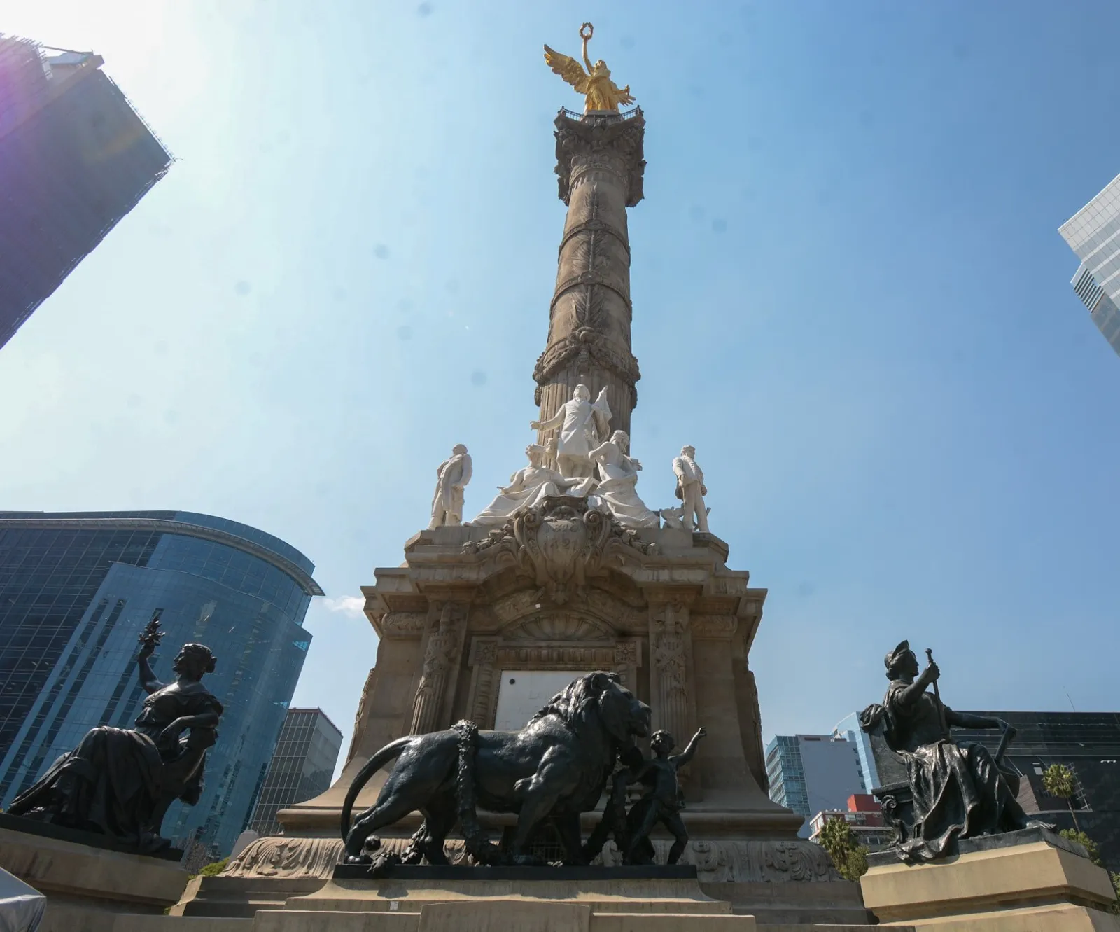 El Ángel de la Independencia ya no está cercado / Especial