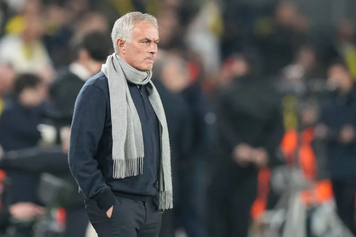 Mourinho viajó a Portugal para operarse | AP