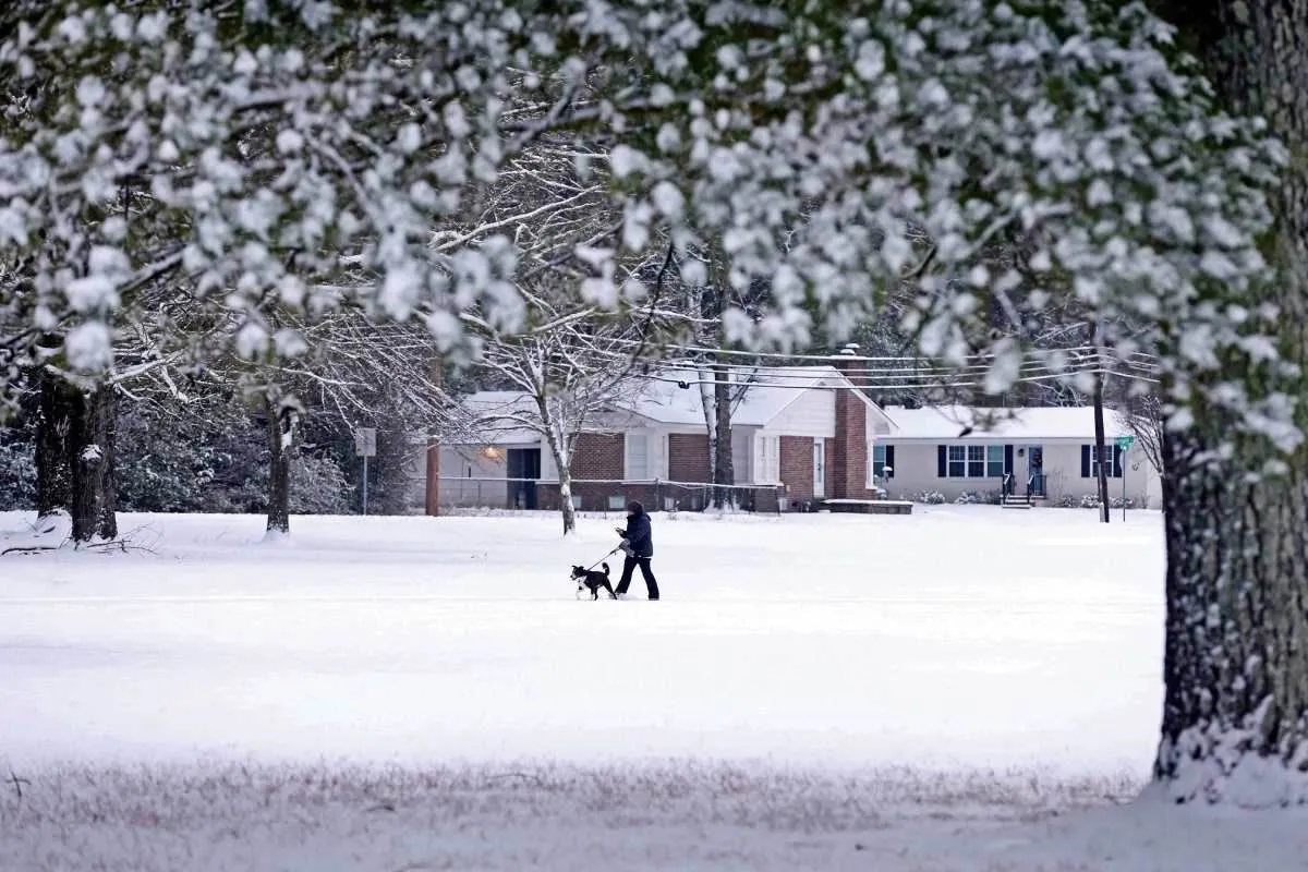 Atlanta bajo la nieve por tormental invernal