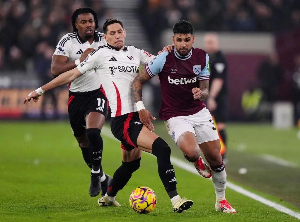 Jugadores de Fulham ante West Ham