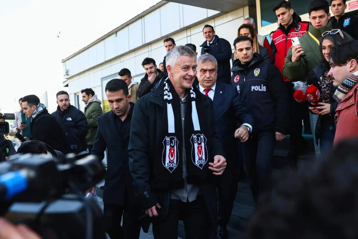 Ole Gunnar Solskjaer en su presentación con Besiktas