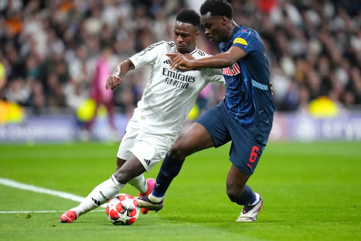 Vinicius en el partido contra RB Salzburgo