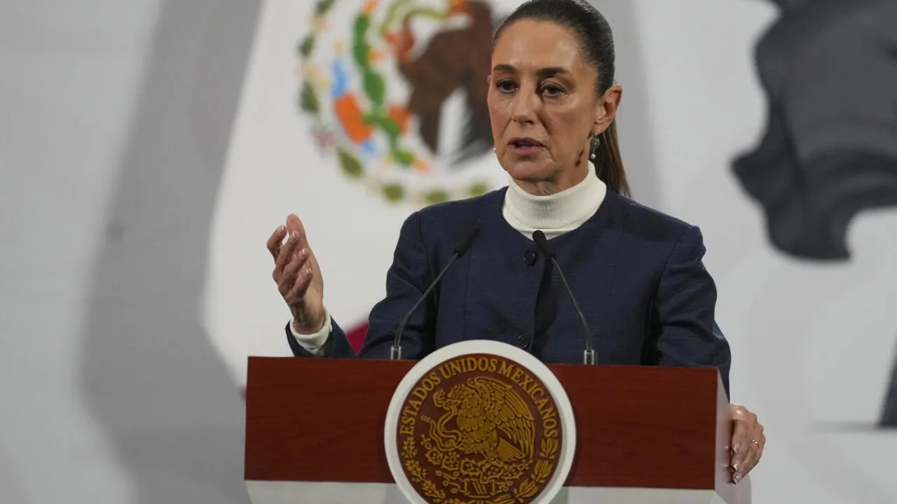 Claudia Sheinbaum cuestiona influencia y poder de Verástegui en México / AP