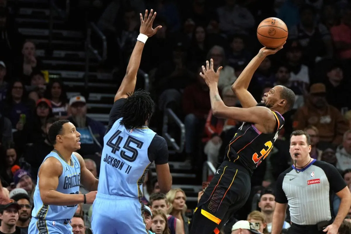 A pesar del record de Durant, los Suns perdieron