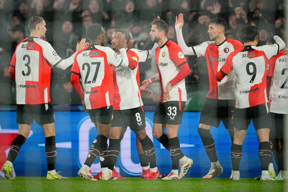 Feyenoord ganó con un solitario gol de Paixao