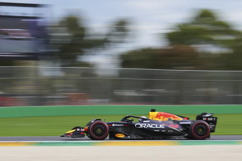 Verstappen no pudo superar a los McLaren