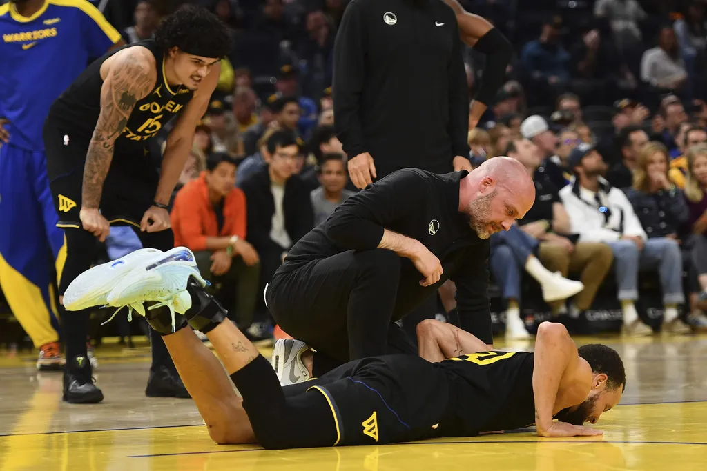 Curry se perderá algunos partidos con Warriors