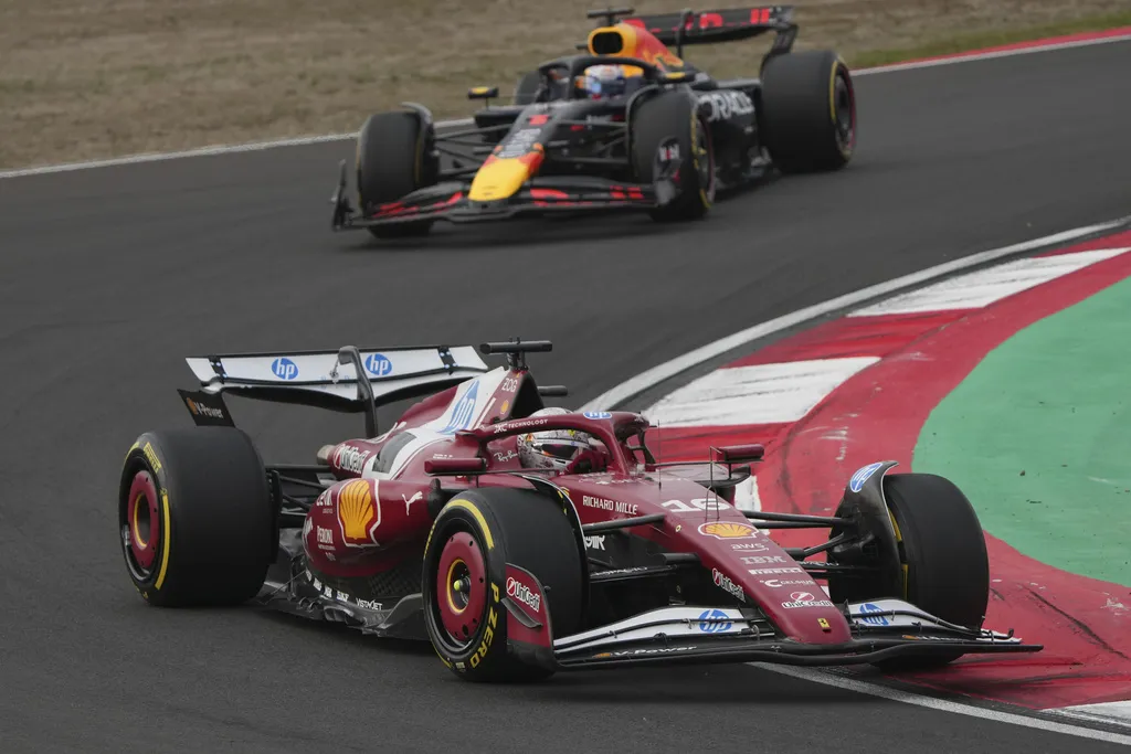 Llegó la primera "disputa" entre los pilotos de Ferrari