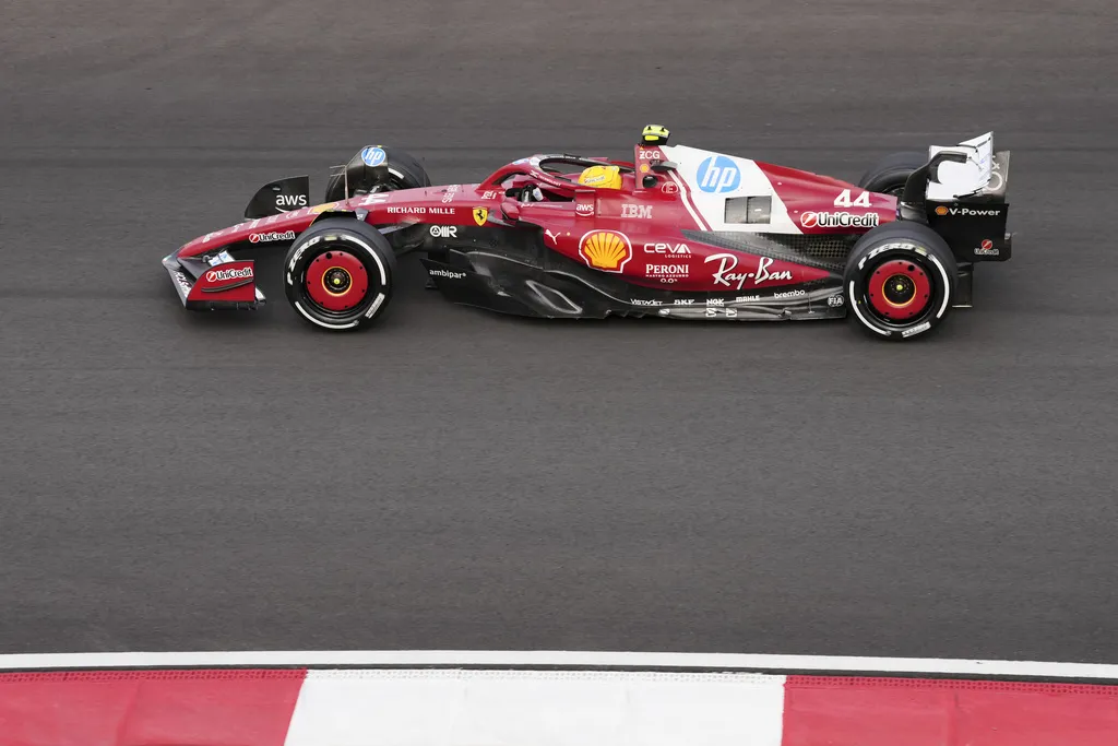 Hamilton pasó de ganar la carrera corta a la descalificación en la principal