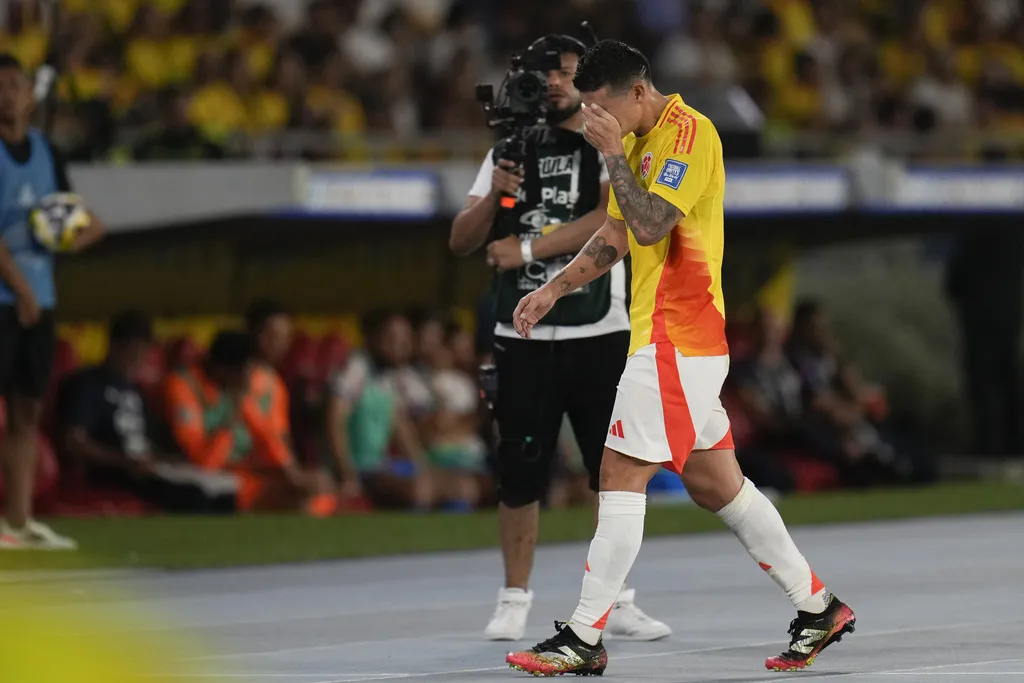 James Rodríguez es sustituido en el juego contra Paraguay de esta Fecha FIFA