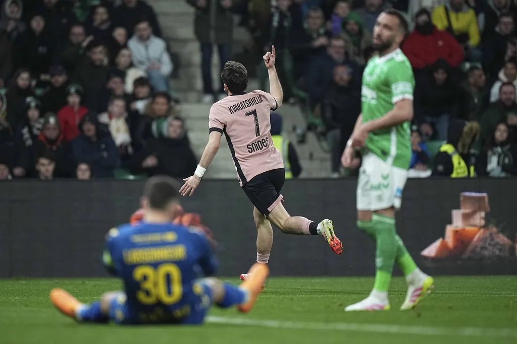 PSG remontó y goleó