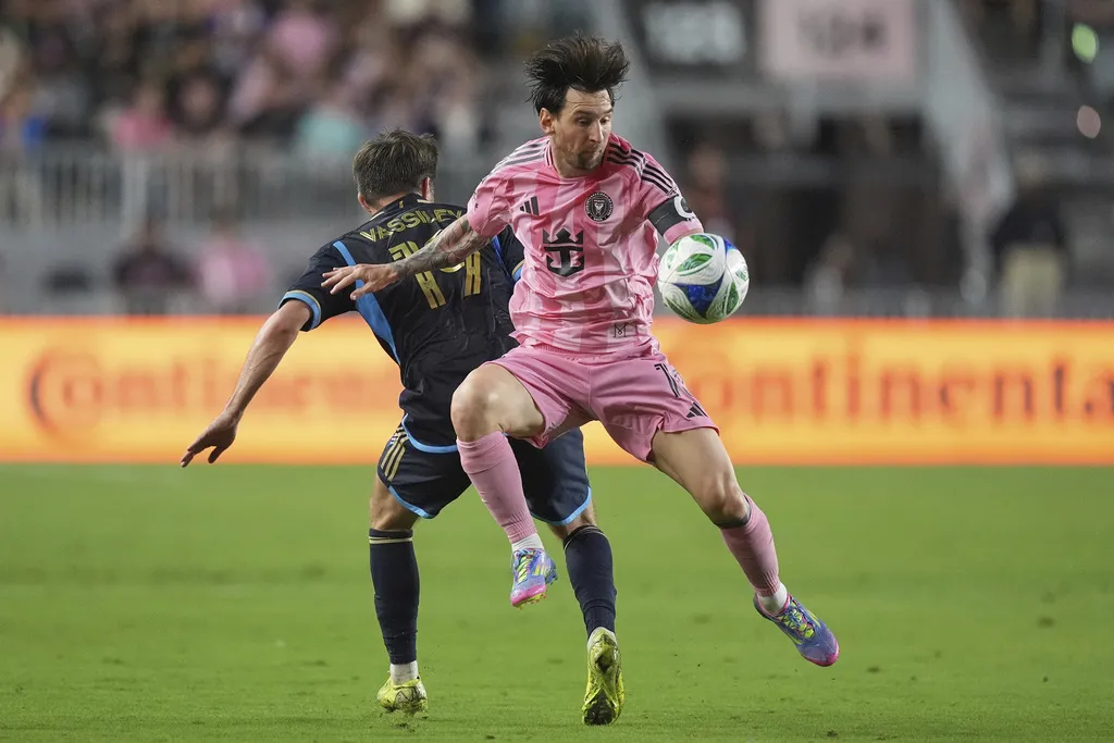 Messi hizo gol con dos minutos en el campo