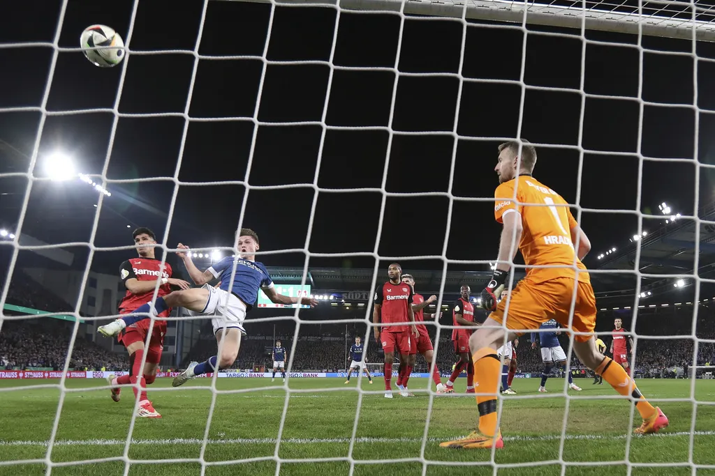 Arminia Bielefeld remontó ante Leverkusen