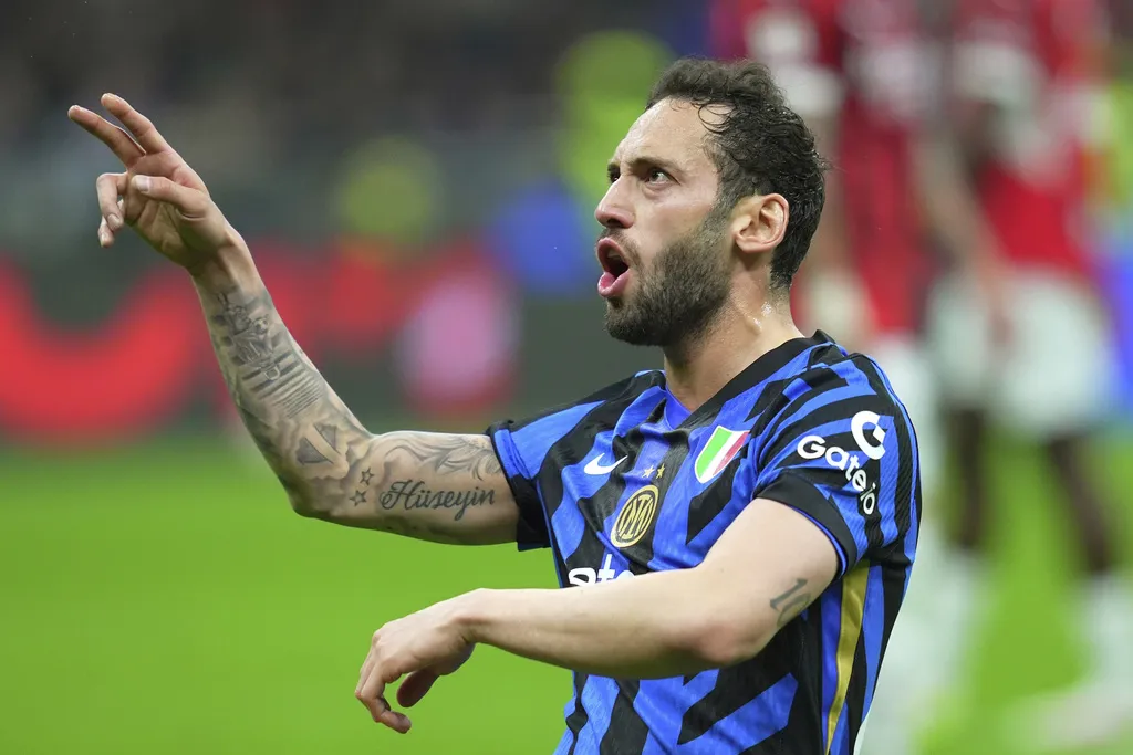 Çalhanoglu hizo el gol del empate en San Siro