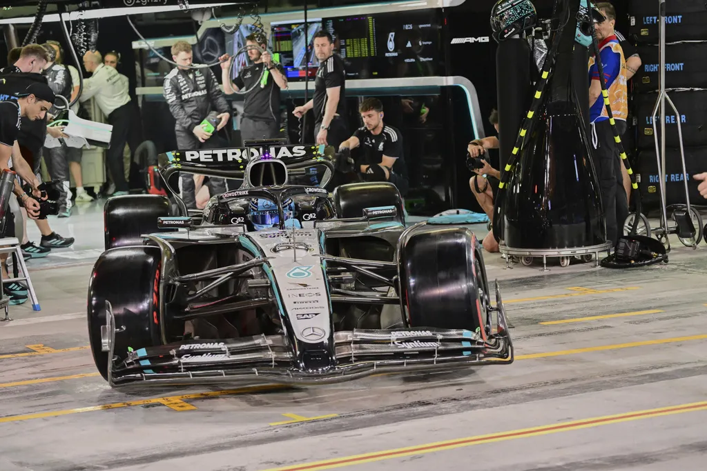 Russell nuevamente estuvo cerca de los McLaren