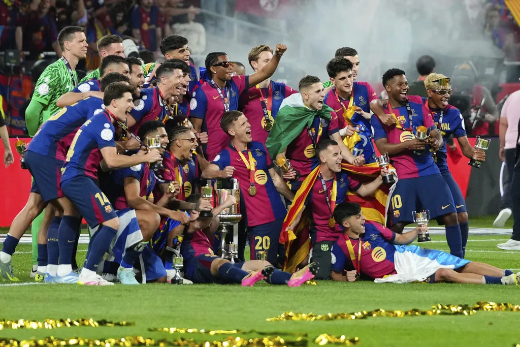 Jugadores de Barcelona durante celebración de Copa del Rey