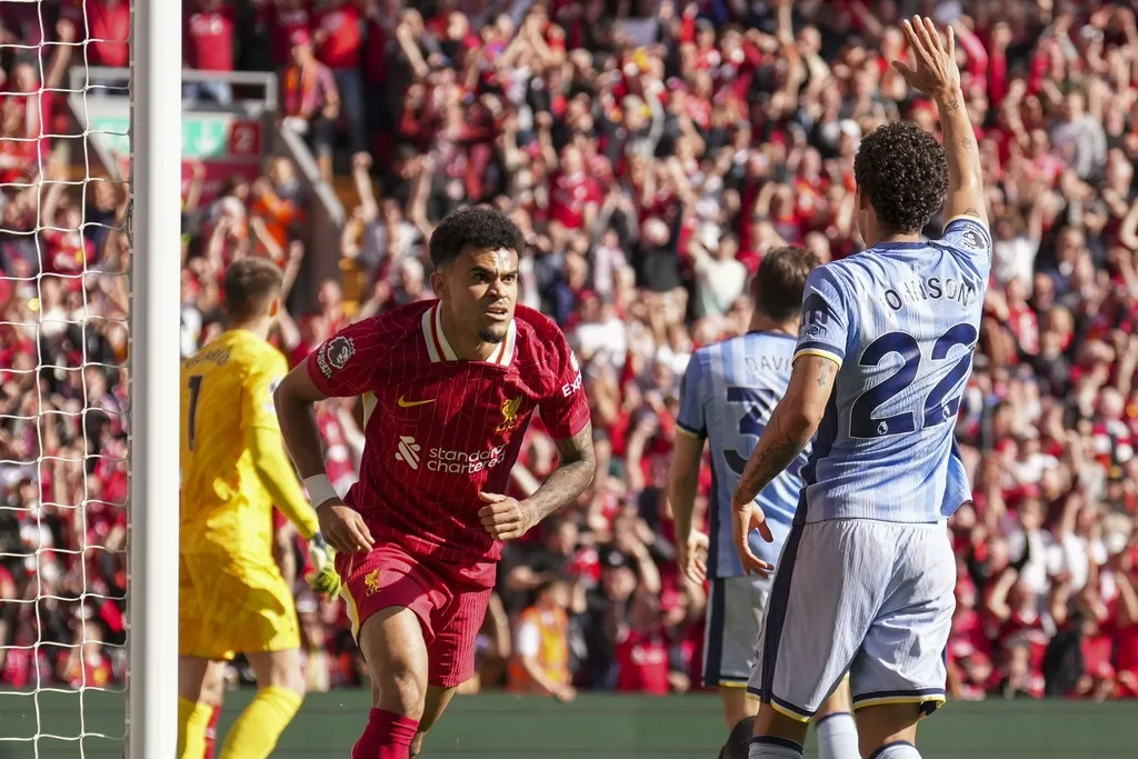 Los Reds remontaron ante los Spurs y golearon para quedarse con el título