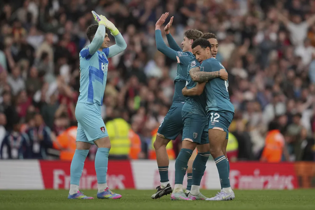 Bournemouth festeja triunfo contra Arsenal