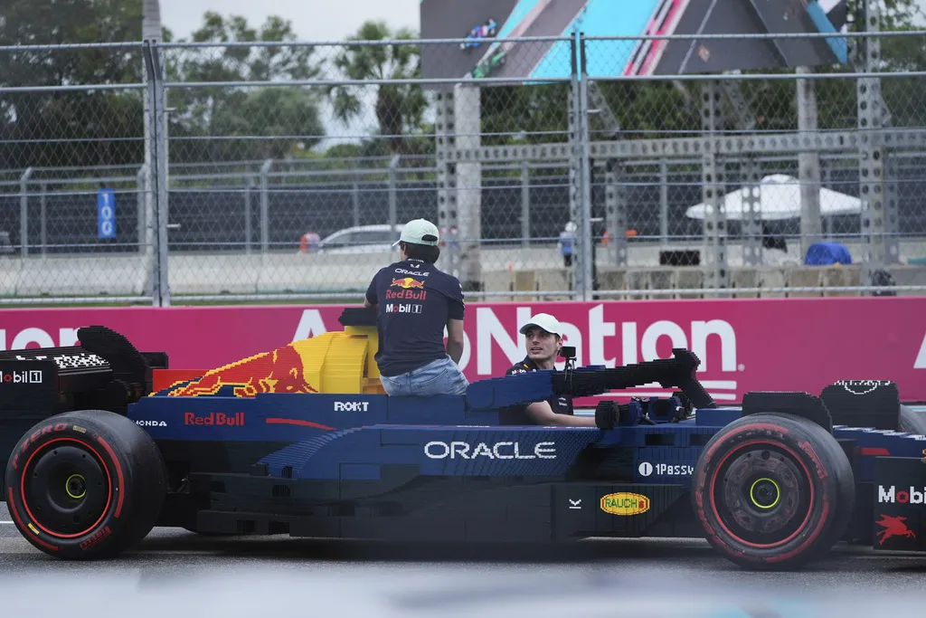 LEGO realizó réplicas tamaño real de los autos