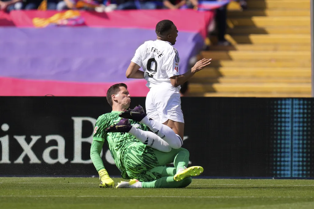 Flick reconoció que deben mejorar en defensa