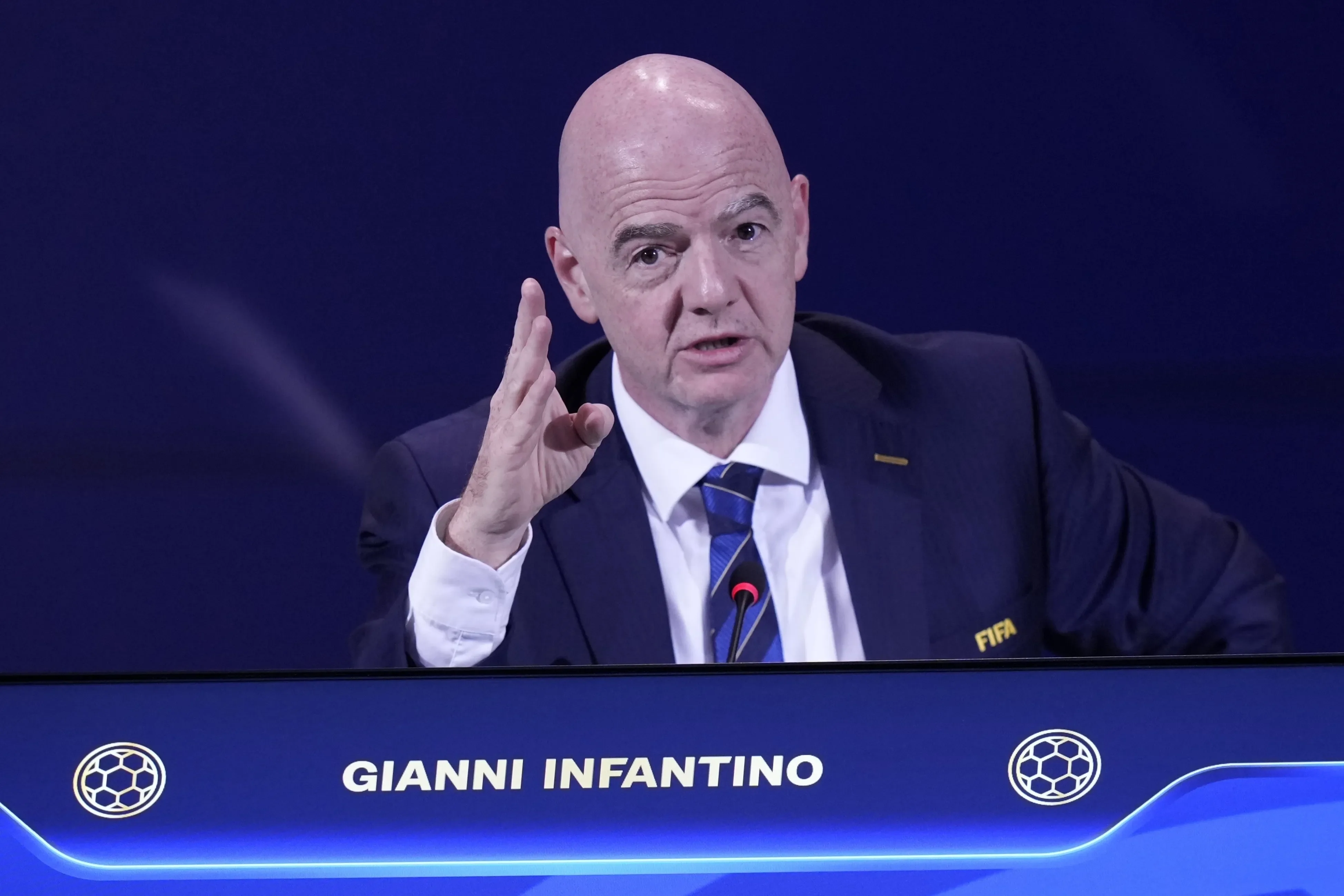 Infantino ve con buenos ojos ampliar la cantidad de selecciones