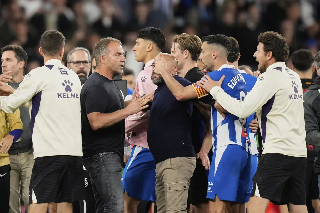Hansi Flick ganó tres títulos en su primer año con los culés