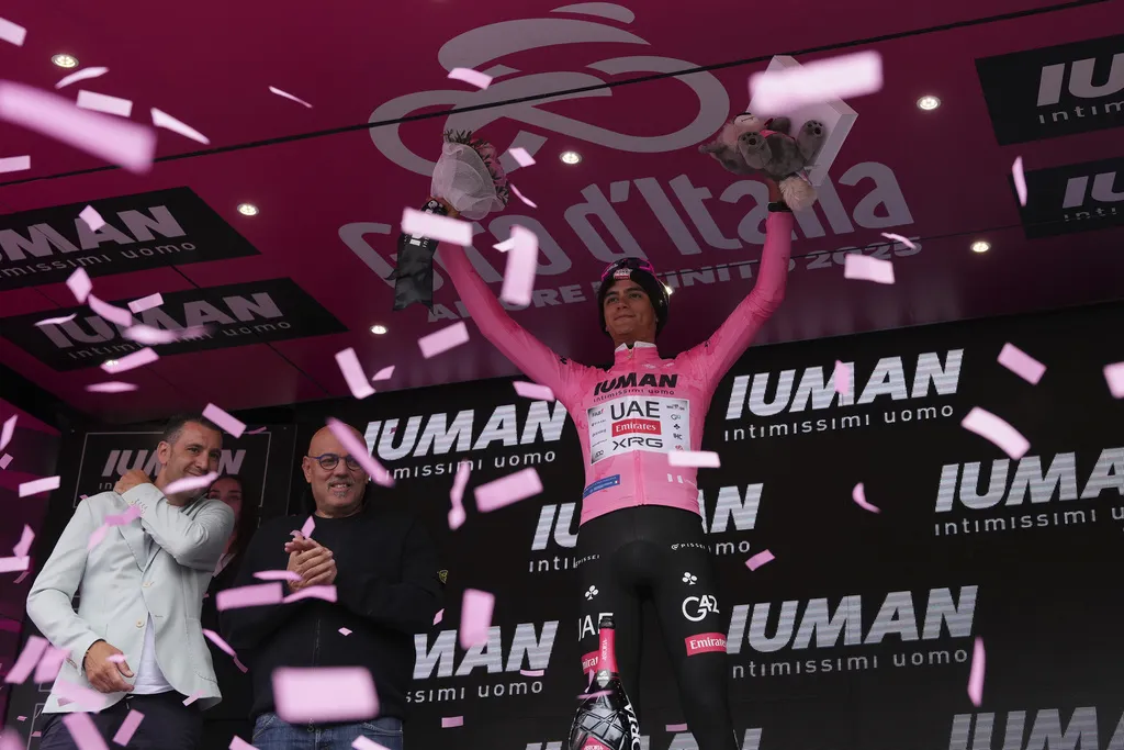 Isaac del Toro se mantiene líder del Giro