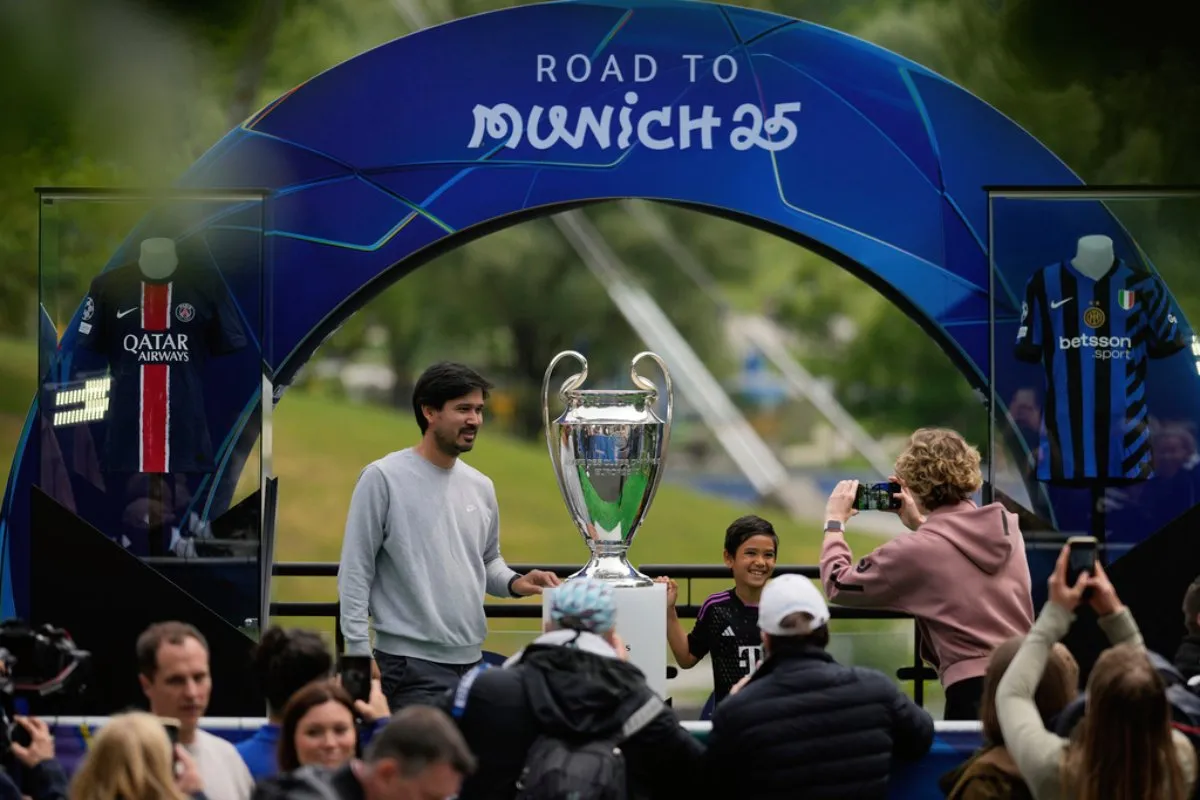 Las camisetas de ambos | AP