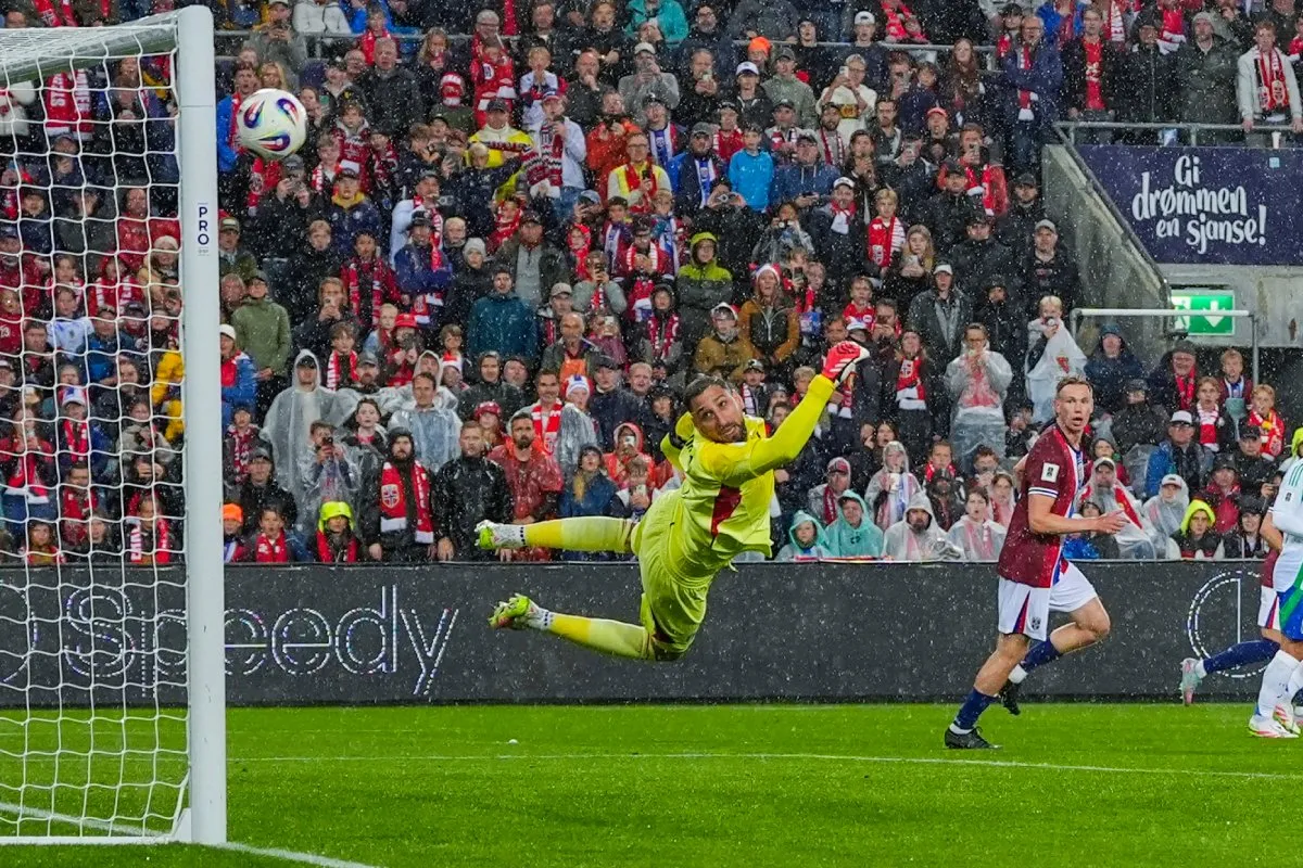 El impresionante gol de Nusa | AP