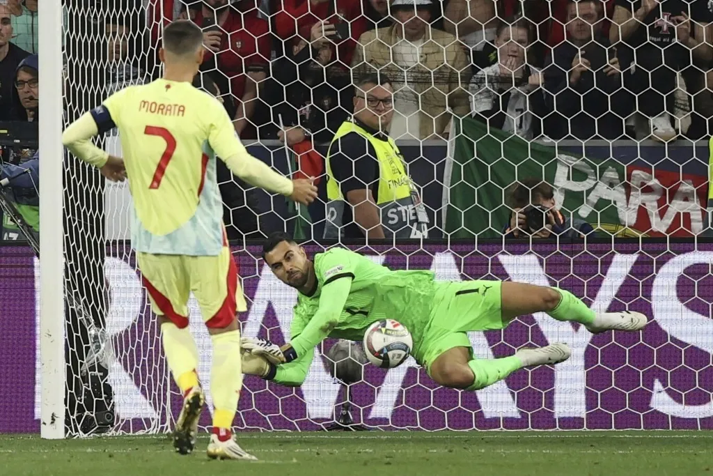 Morata falló un penal ante Portugal