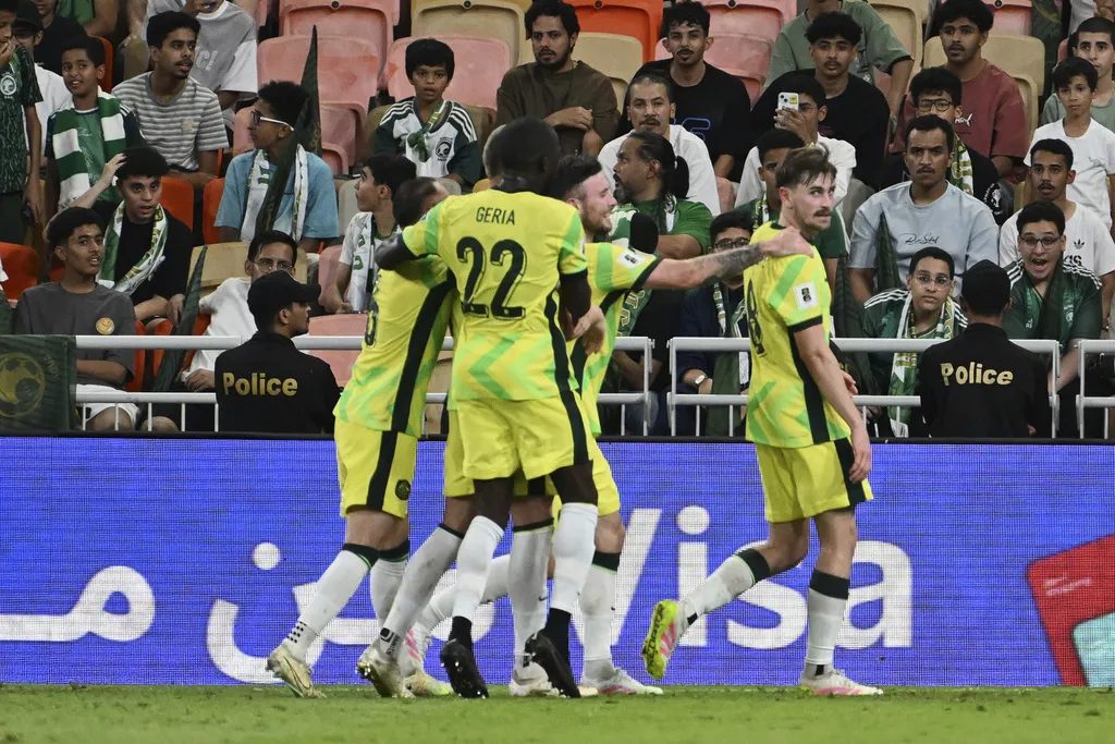 Australia remontó como visitante