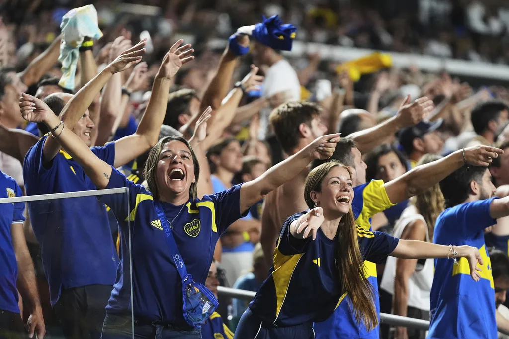 La afición de Boca se ha llevado reflectores