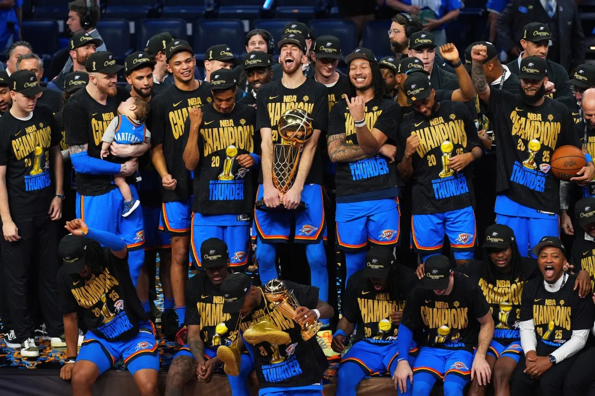 Oklahoma y el trofeo | AP