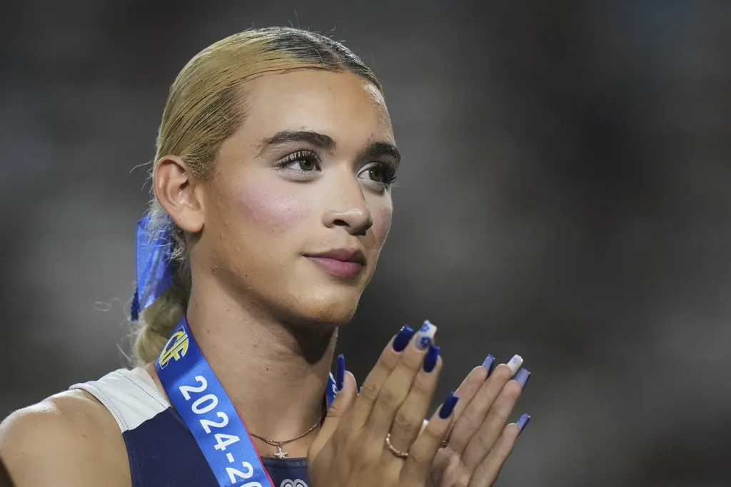 La participación de una atleta transgénero provocó disputas legales