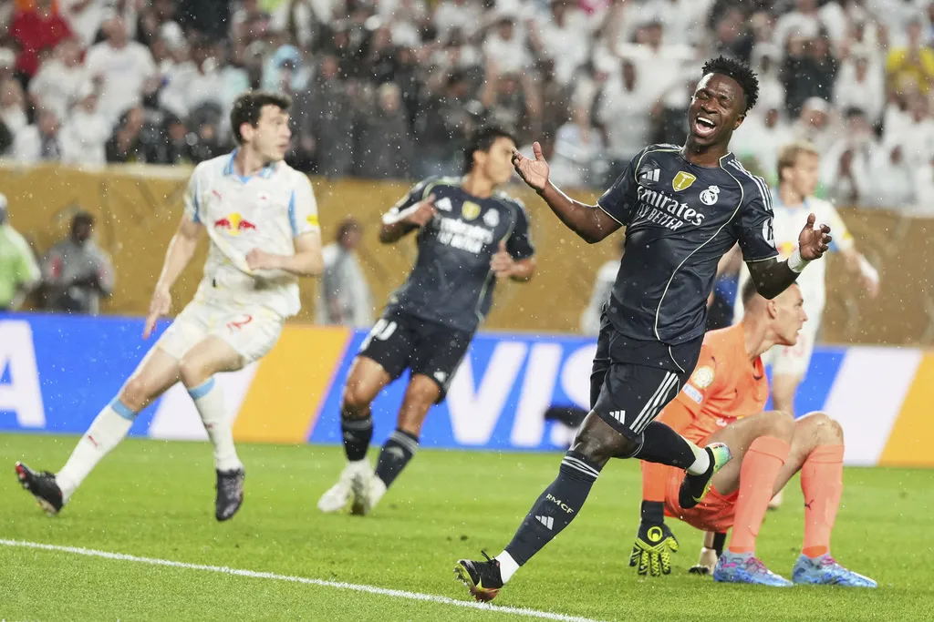 Vinicius brilló con gol y asistencia