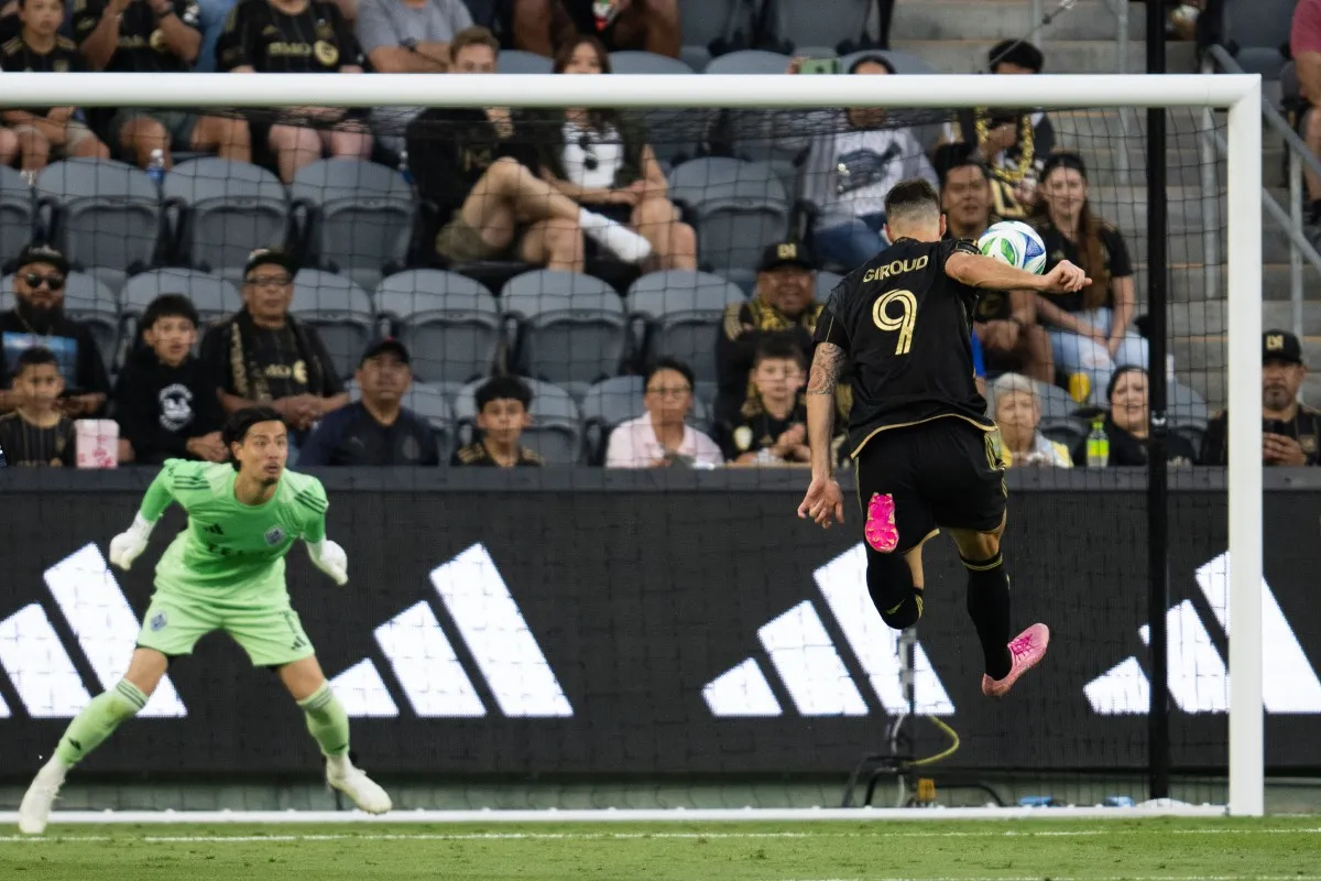 Oliver dice adiós | AP