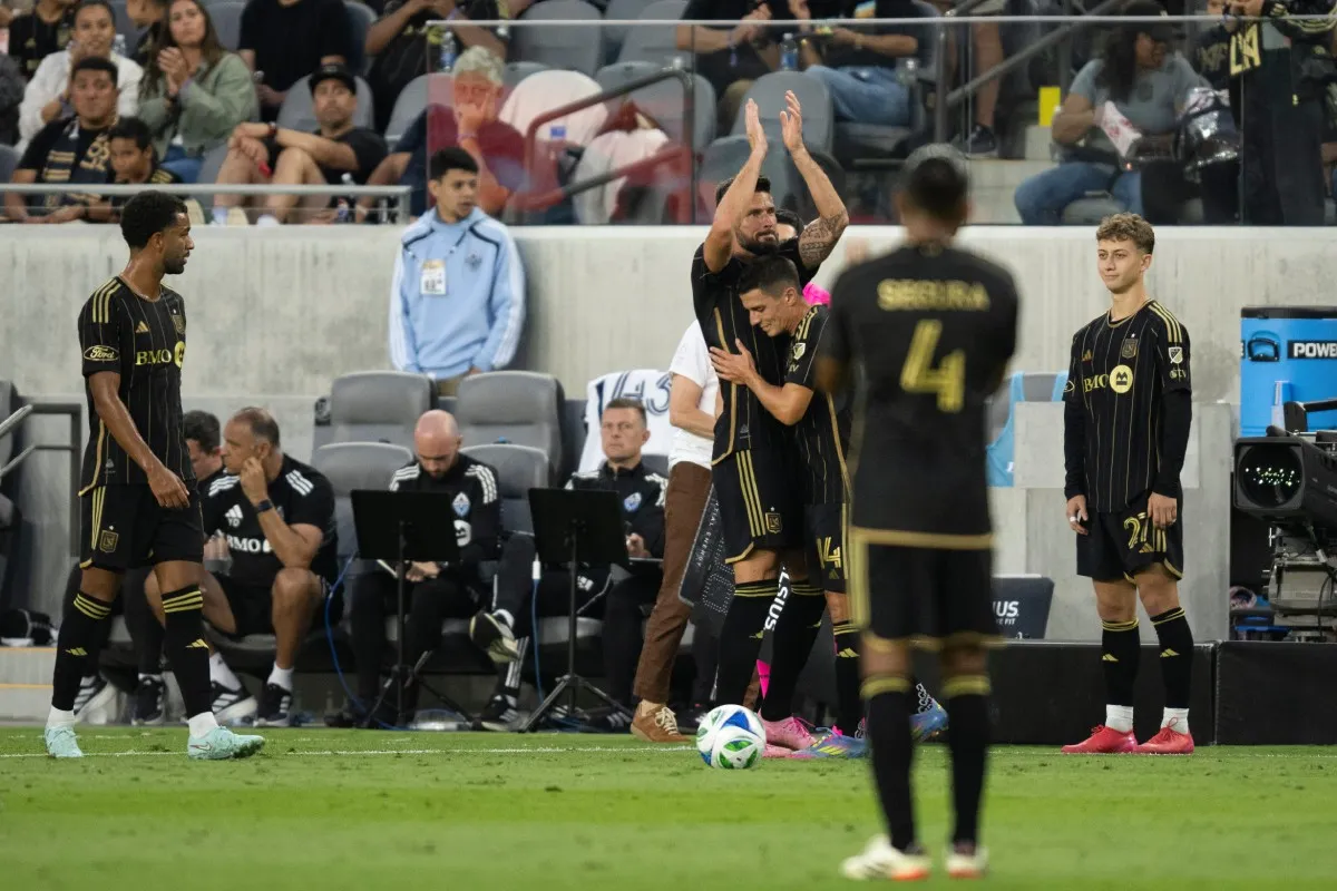 Oliver dice adiós | AP