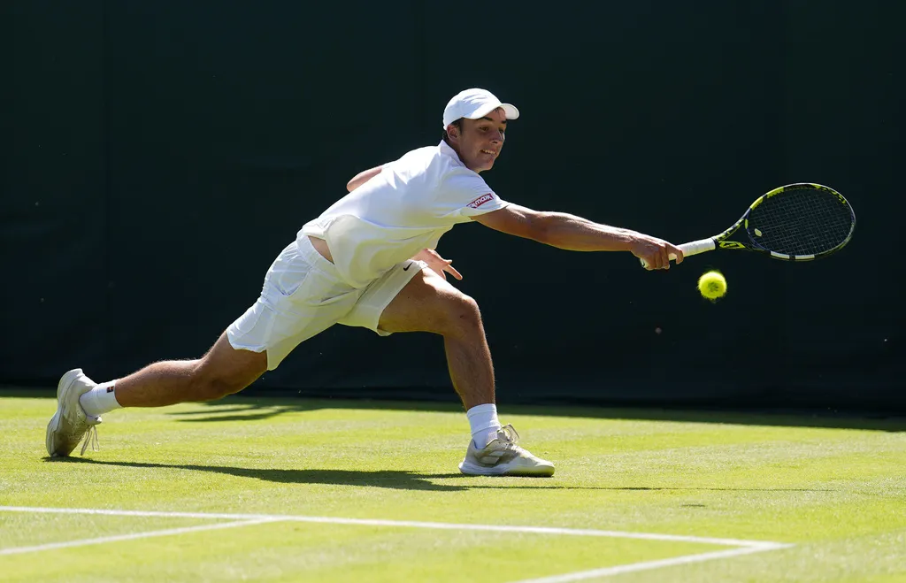 Tarvet debutó como profesional este lunes