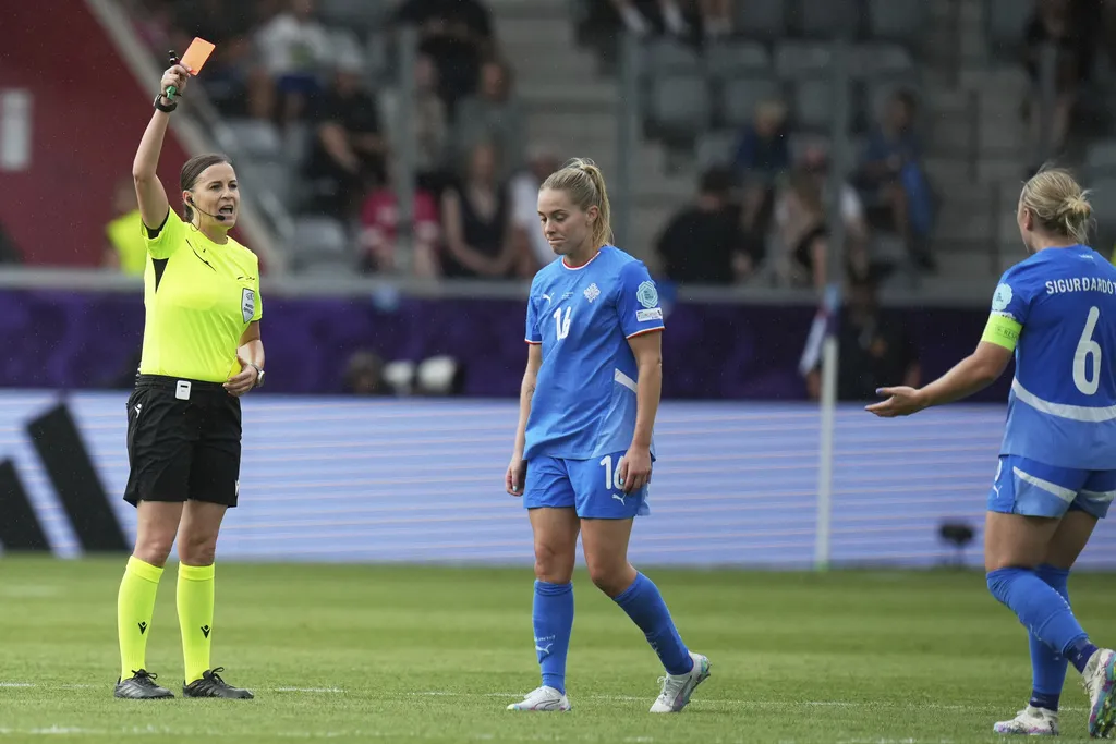 La expulsión de Hildur Antonsdóttir condicionó el juego