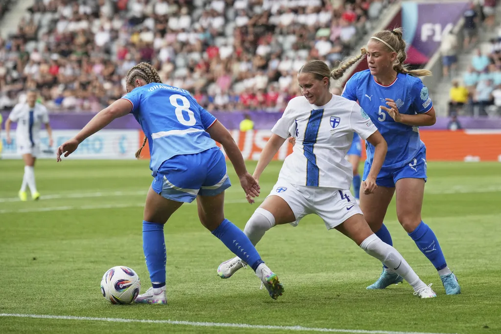 Comenzó la Euro Femenina con una victoria de Finlandia